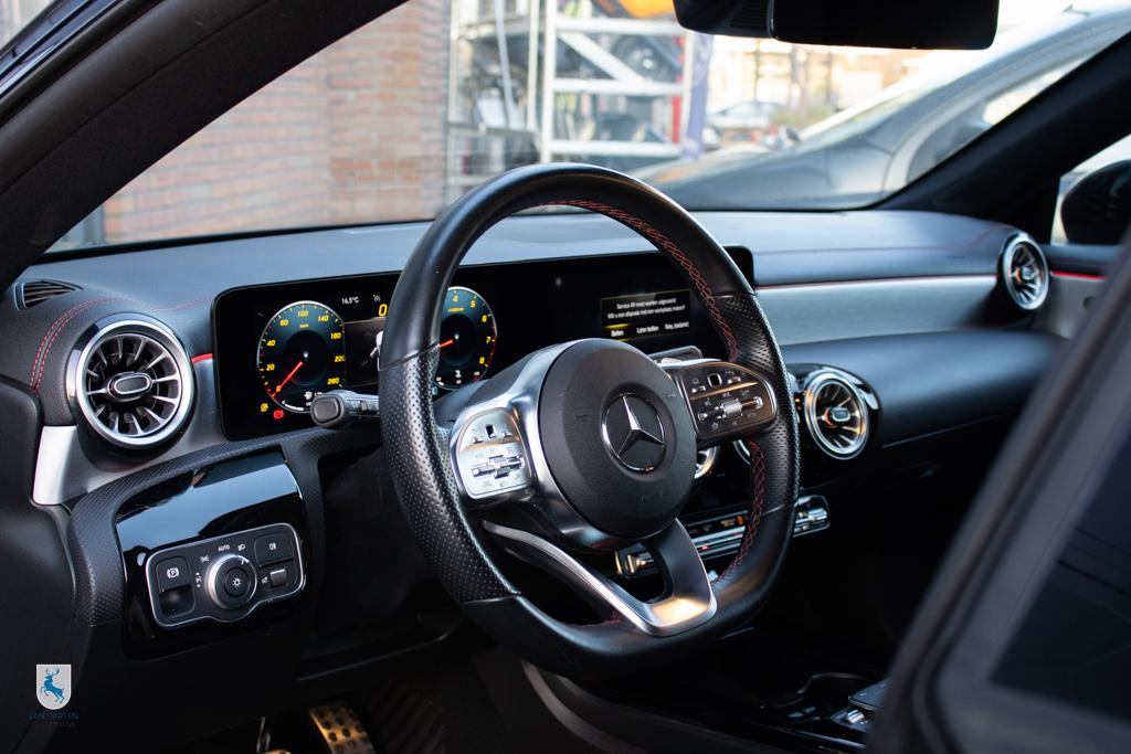 51835770-11.jpg