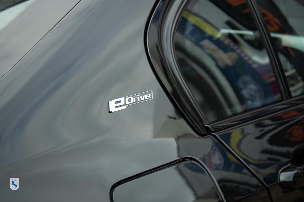 53066639-28.jpg